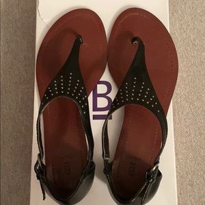 Bakers 6 black STEPHIE thong sandal w/silver studs